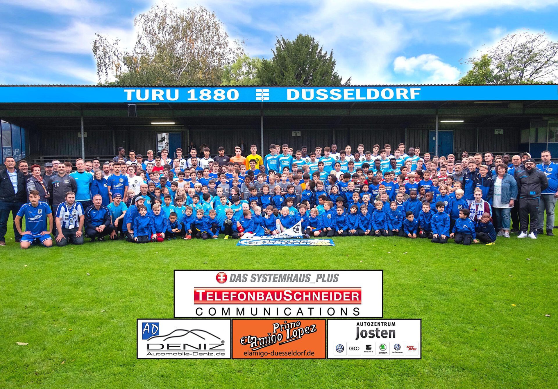 Bitte lächeln! Gruppenfoto der gesamten TuRU-Familie