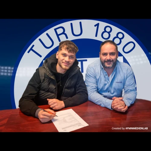 Adrian Zdjelar hat für TuRU unterschrieben